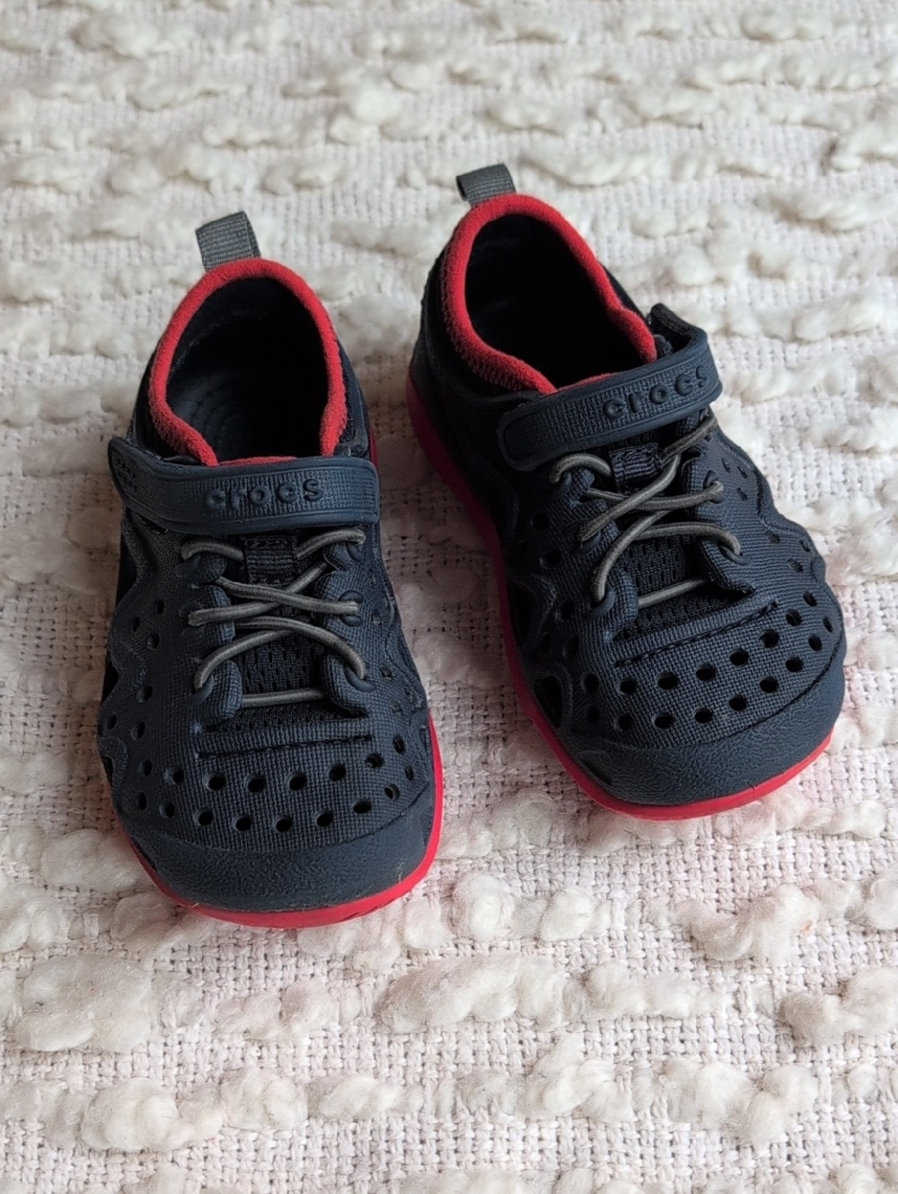 Crocs 8 Toddler Hybrid Sneaker Beach Summer Slip On Closed Toe Shoes Boys Unisex